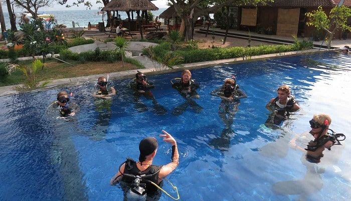 Diving in Gili Trawangan and Gili Air, colorful coral reefs, sea turtles, and crystal-clear waters in Indonesia’s tropical paradise.*