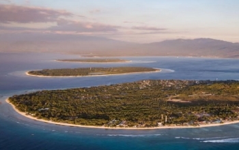 Private Gili Islands snorkeling tour with guaranteed sea turtles at Gili Trawangan, Gili Meno, and Gili Air in crystal-clear tropical waters"