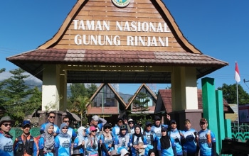 mount rinjani trekking package, rinjani trekking package, rinjani trekking packages, mt rinjani trekking package, rinjani